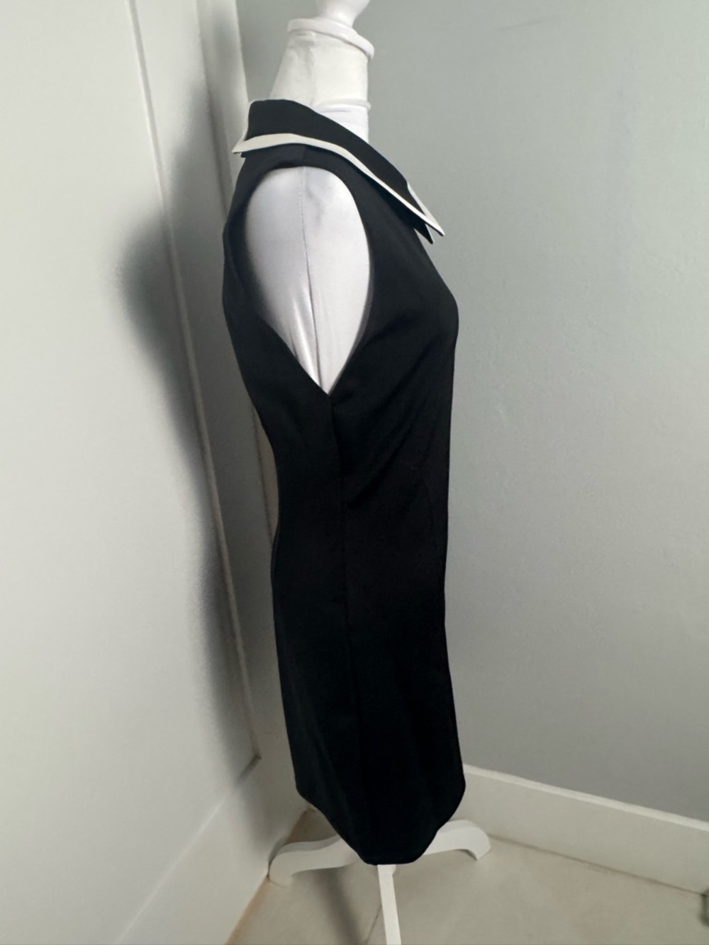 Alice + Olivia Wynell Collared Mini Dress/Size 10 - Picture 6 of 11